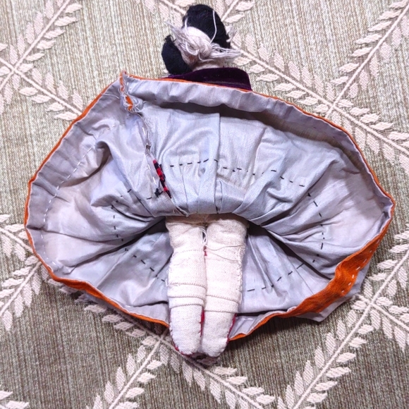 Native American/Indigenous Handmade Female Doll - Picture 4 of 5